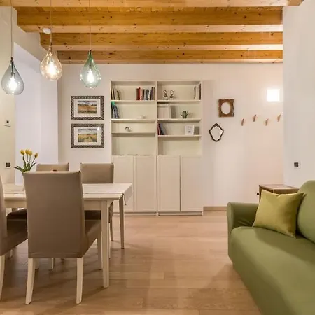 Apartman Victoria Home@duomo *